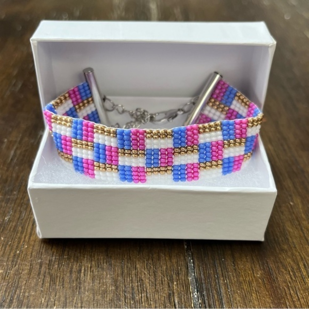 Pink/purple bead loom bracelet adjustable with metal clasp